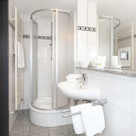 فندق Haus Koebesine 25