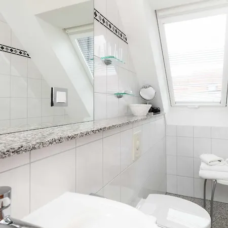 Hotel Haus Koebesine 25 *