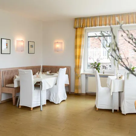 Haus Koebesine 25 * جويست
